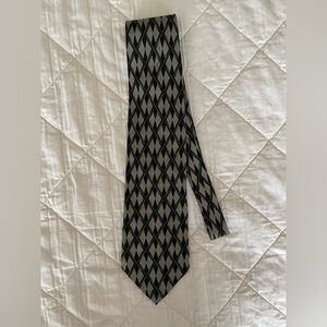 Jhane Barnes Black and Gray Geometric Tie